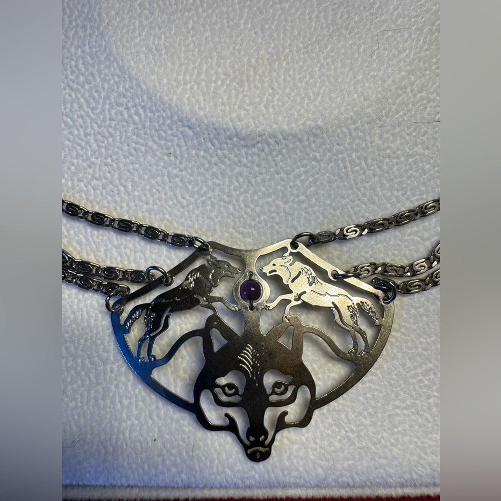 Wild Bryde Wolf Necklace with Amethysts - Picture 2 of 6
